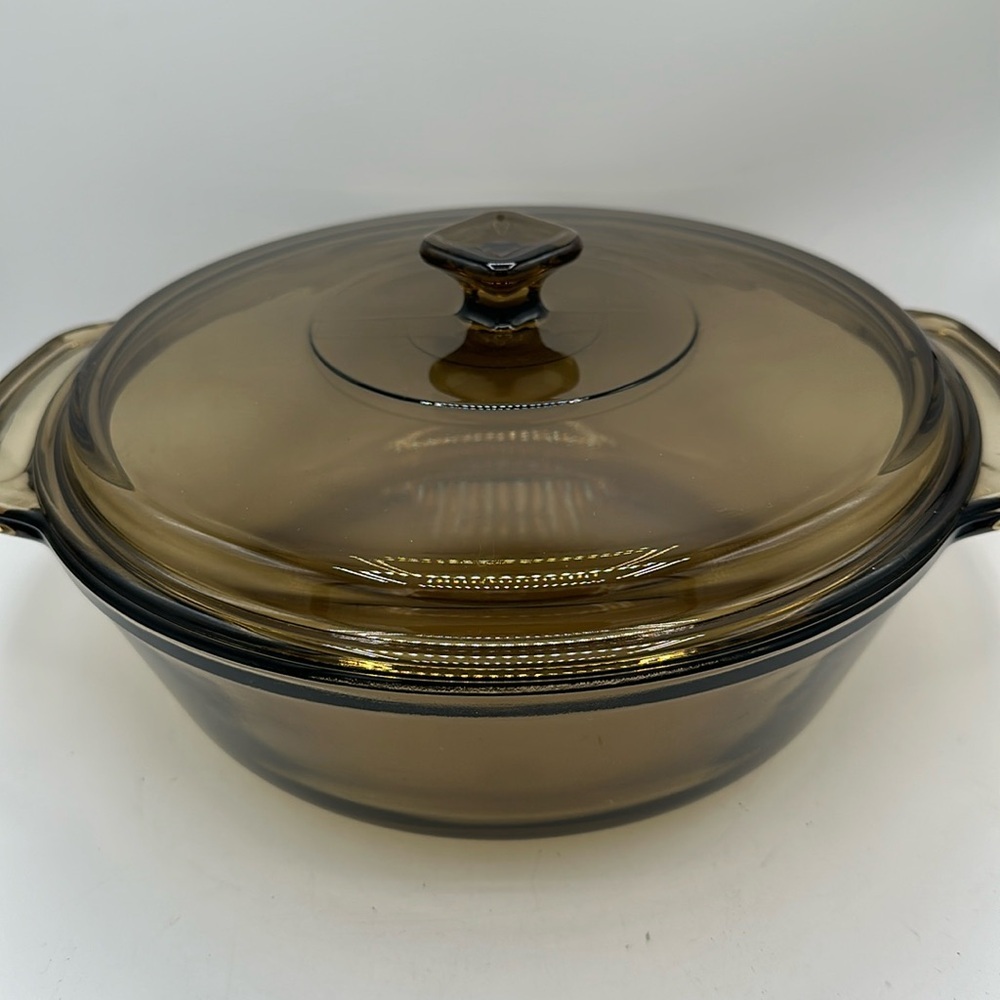 Anchor Ovenware vintage amber 2-quart casserole dish with cover